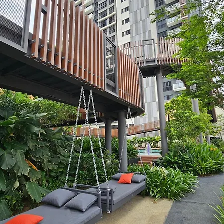 Kid Fun Trion 2 Kl City 5Pax Free Shutter Bus To Mrt Lrt Kuala Lumpur Exterior photo