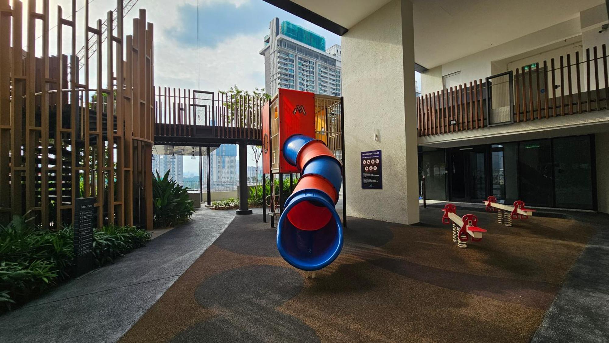Kid Fun Trion 2 Kl 5pax Free Shutter Bus To Mrt Lrt * Kuala Lumpur